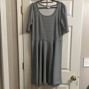 LuLaRoe Gray Scoop Neck Puff Sleeve Midi Dress